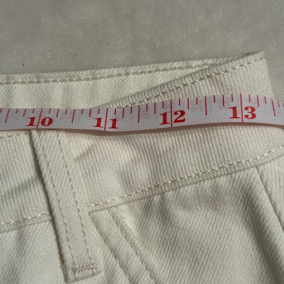 NWT Chelsea & Violet
Olivia Denim High Rise 5 Pocket Carpenter Jean - Picture 7 of 14